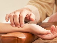 子宫腺肌症要面诊后才用中药治疗吗？不切脉不看舌苔也