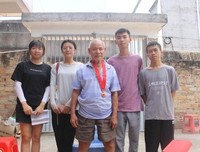 名漾团队：劳动：握手与触动