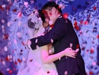 我给女儿20万嫁妆，二婚丈夫却把钱要回来：家里的钱都