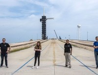 SpaceX载人龙飞船将于11月份进行首次环绕国际空间站飞