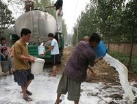 倒奶事件之一:不花钱不配当粉丝？