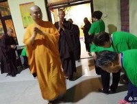 万古是非皆是梦，一句弥陀做大舟！