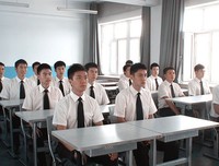 华夏航空偏出跑道，民航安全怎么重视都不为过