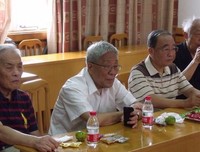 忆峥嵘往昔，创美好未来