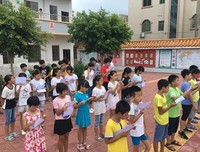 老师给你们的回忆就是最好的礼物