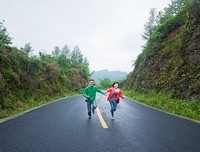 带着青年们的爱继续前行！