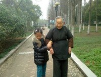  奶奶 老了