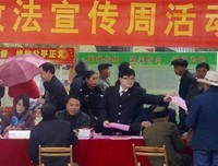 《穿过圩场》的读后感10篇