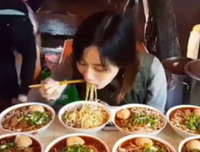 月薪2000养得起女朋友吗？