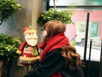 “去年陪你过圣诞的人，今年还在你身边吗？”