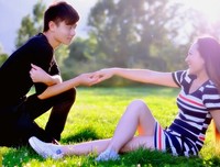 给你讲个故事