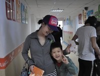 我想悄悄地唱首歌给我们
