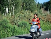 一个开150万奔驰的老板，看看他过什么样的日子！