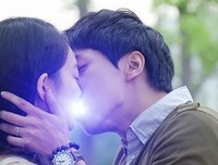 想和女朋友分手！可她高我半个头，壮我一大圈，我怕..