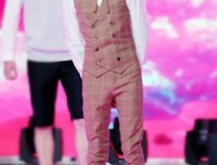 “我们说了432句晚安，却一天也没有在一起。”