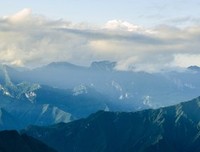  你比山高，天比你高