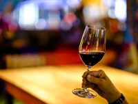 我将往事酿成酒