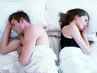 “婚前同居的四大危害。”
