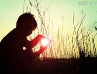 你是我逆光而来的温暖少年