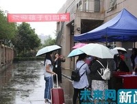 十年了再没长大 这个家因为失去她而没了魂