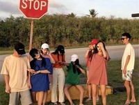 我妈说，“不戴套的男朋友最爱你”。