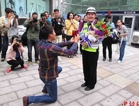 不爱的样子有千百种，爱你的样子只有一种