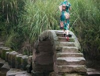 “顺着风的记忆，就能找到你。”