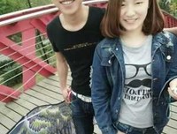 我加上了那个女生的微信，她问我：“你是他的前女友吗