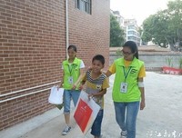 三下乡后勤组“入得厨房，上得舞台”