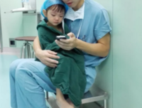 男，17，目睹妈妈开跑车去接小鲜肉，我该怎么办啊....