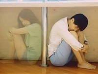 有一个人，他介于爱情与友情之间