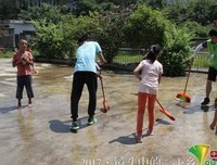 “七月上”社会实践队开展趣味运动会