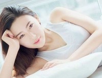 这个喂奶的女人，今天刷爆了朋友圈！