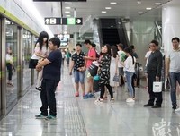 19岁的我爱上了36岁的大叔，想放弃他又约我该怎么办？