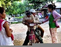 12岁女孩被劫做性奴，被逼喝人骨汤，在活埋时获救丨妈