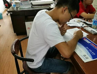 女孩复读一年被好友偷改志愿再度落榜：“我都是为你好