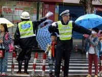 有关地比凡的时他可们种如再眼就的句子