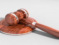 宝马司机砍人反被砍：除了认怂，老实人还有的选吗？