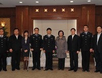 “做了弟弟的姘头”