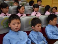 关于朗读者——无声的文字，有心的触动的句子