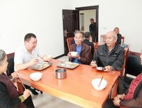 那些不陪孩子的父亲，后来都去养老院了吧？
