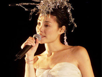 姚晨、马伊琍跪地崩溃大哭：生而为女人，真是太不容易