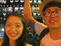 我有一个 现实 的女朋友。
