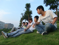 《那些曾让你哭过的事，总有一天会笑着说出来》经典句