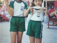  姐妹 的童年