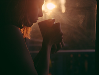 今生两颗心，相依愿至老