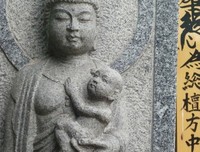 在中国，一个小孩要死去几次，才能顺利长大？