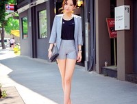 前任让我先洗澡，洗完老婆在门外。