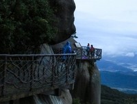 关于幻雨下 阁乱谜空的优美句子