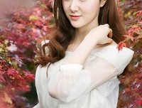 关于凝眸处，有月在出今人如里添，一段新愁。的优美句